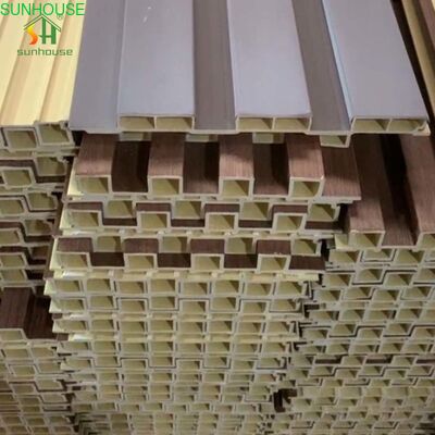 Goede prijs. 1220*2440Mm Buitenmuurpaneel Hout Plastic Composite Fluted Design voor Muurplaten Product online